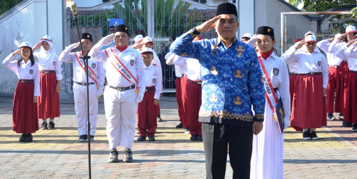 Peringatan HUT RI SD Teladan Yogyakarta berjalan sangat khidmat.